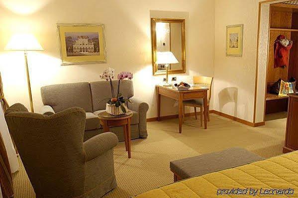 Hotel Excelsior 마젠타 외부 사진