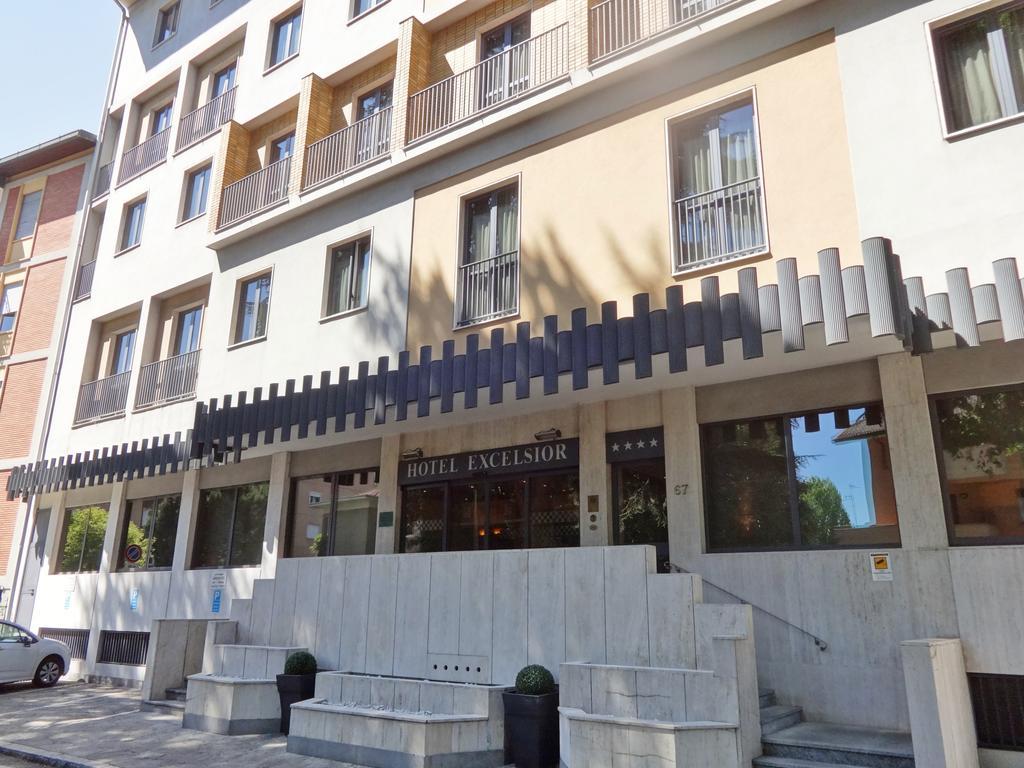 Hotel Excelsior 마젠타 외부 사진