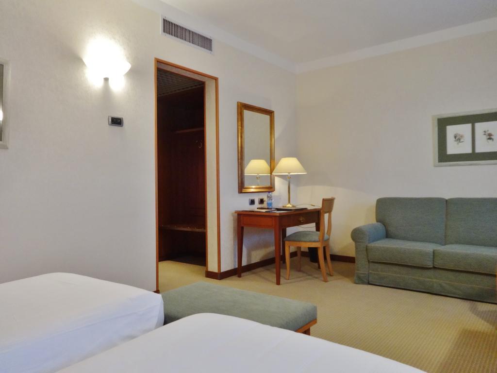 Hotel Excelsior 마젠타 외부 사진