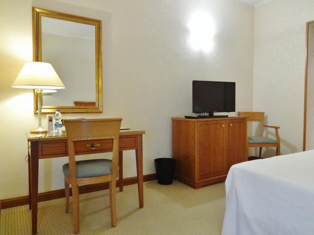 Hotel Excelsior 마젠타 외부 사진