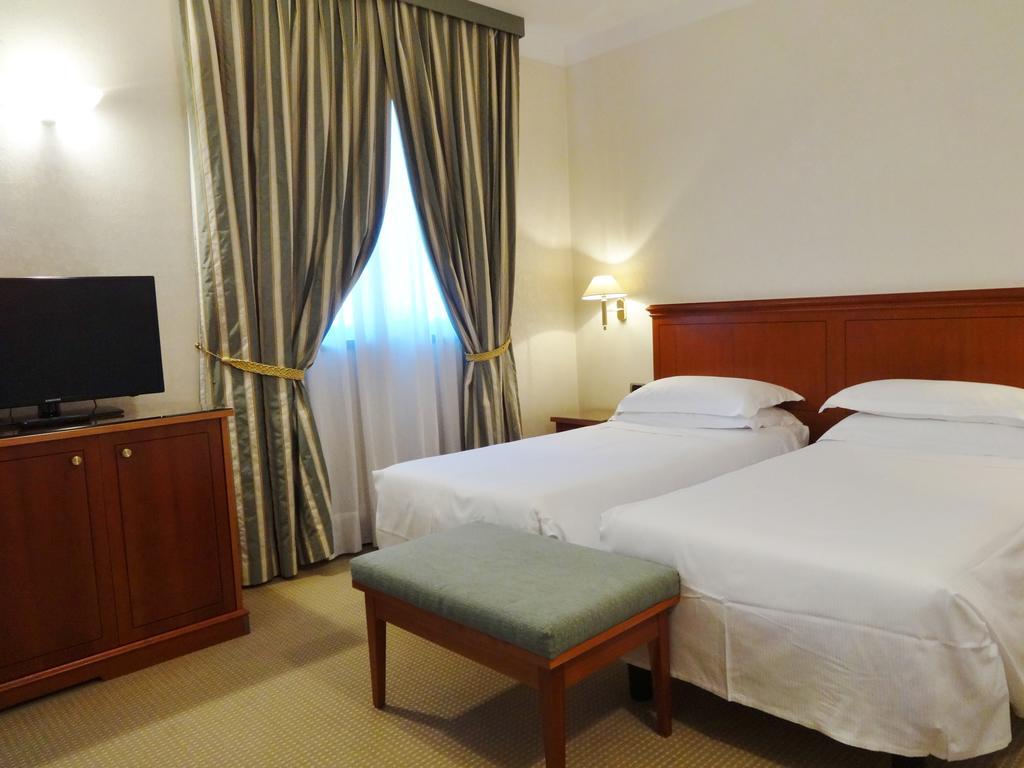 Hotel Excelsior 마젠타 외부 사진