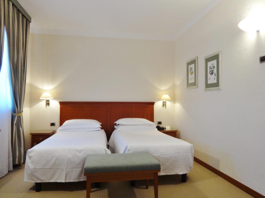 Hotel Excelsior 마젠타 외부 사진