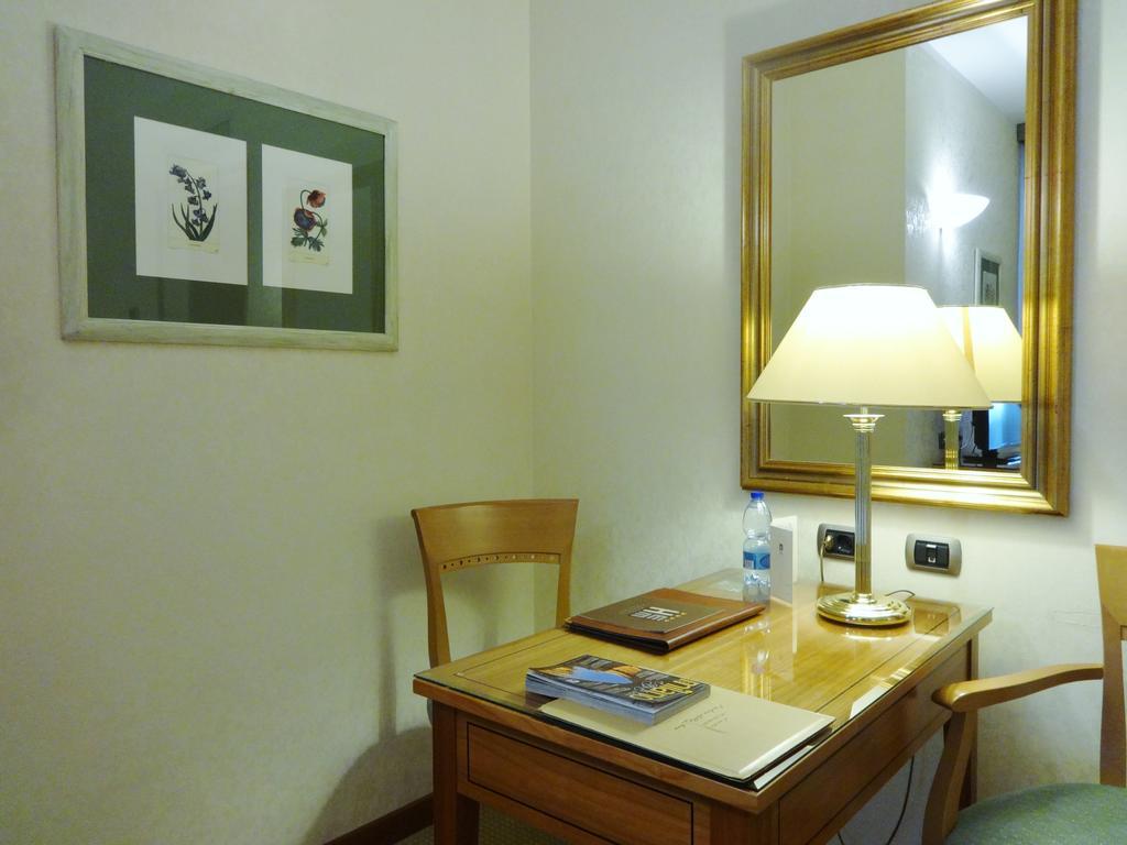 Hotel Excelsior 마젠타 외부 사진