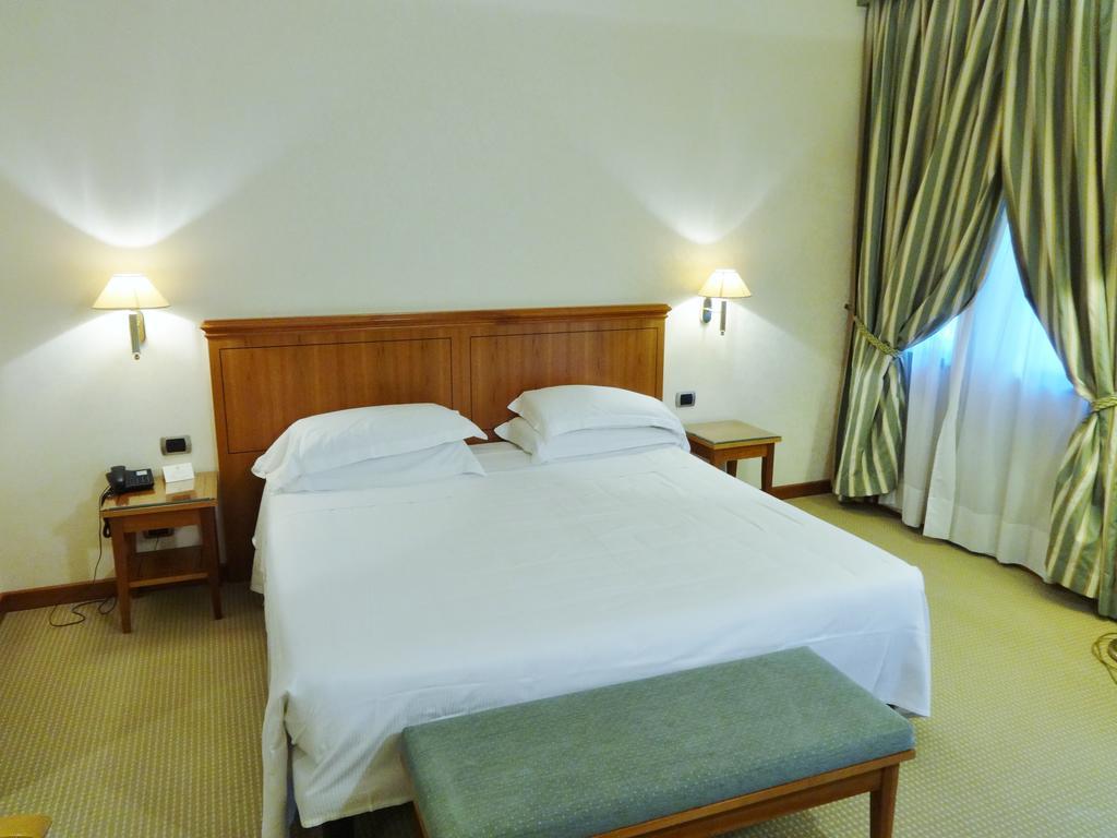 Hotel Excelsior 마젠타 외부 사진