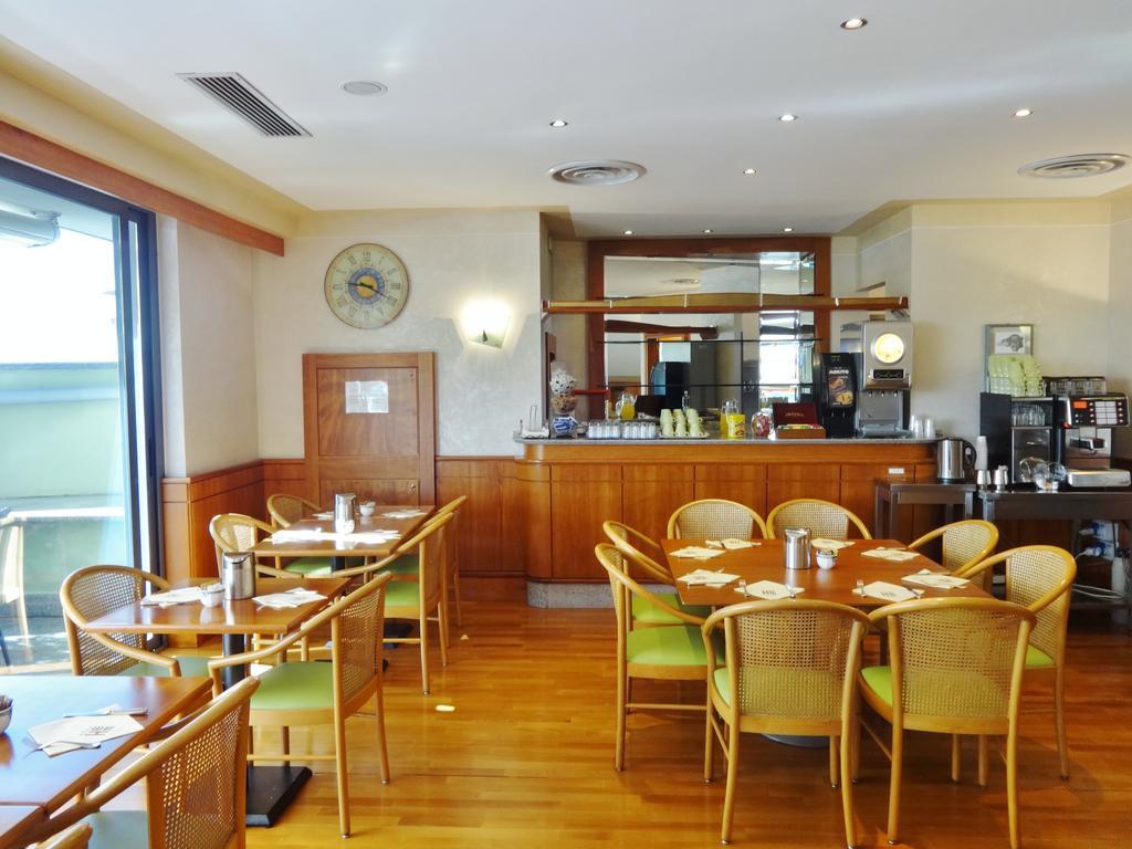 Hotel Excelsior 마젠타 외부 사진