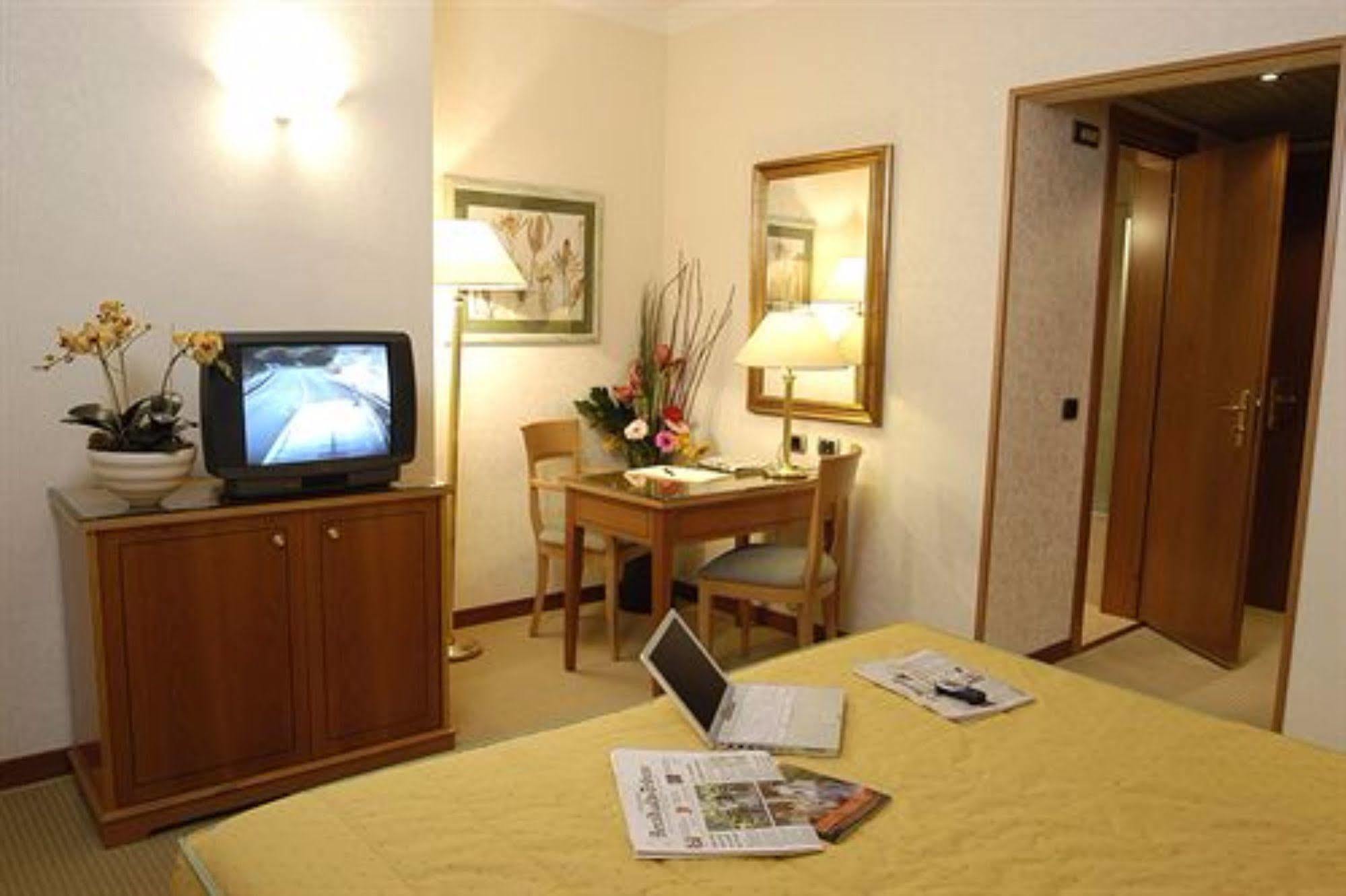 Hotel Excelsior 마젠타 외부 사진