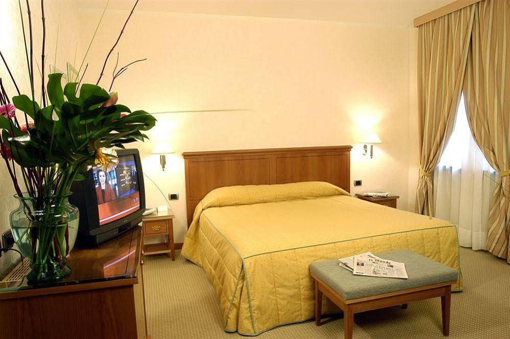 Hotel Excelsior 마젠타 외부 사진